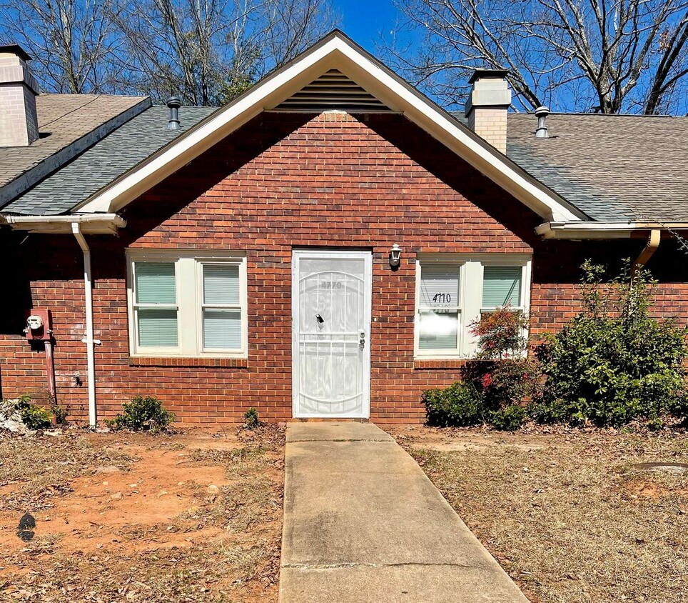 Foto principal - 3 Bedroom Townhouse in Stone Mountain