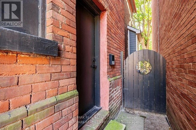 Building Photo - 93 Winchester St