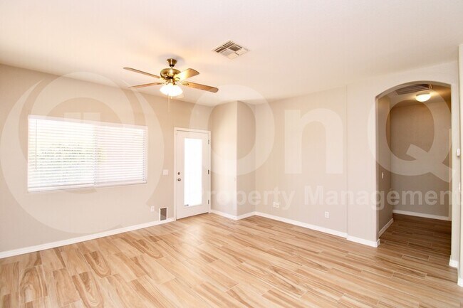Foto del edificio - 3713 E Wyatt Way