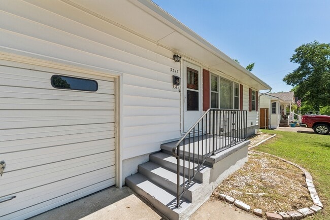 Building Photo - 3317 S Louisville Ave