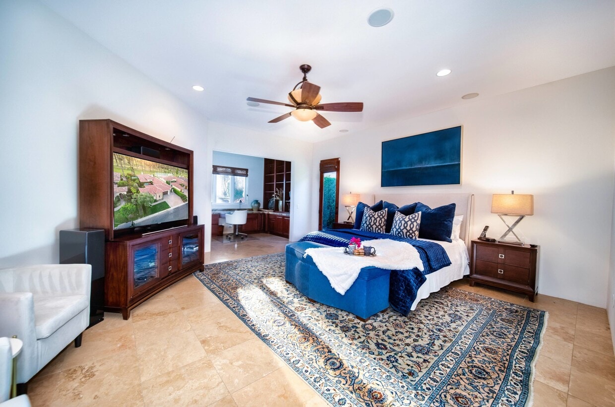 Foto principal - 56705 Village Dr