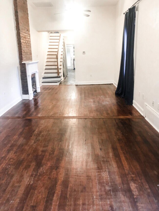 Sala de estar y comedor - 2113 Toledano St