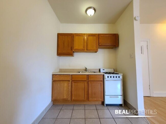 Foto del edificio - 0 bedroom in CHICAGO IL 60625