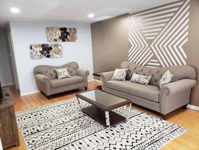 Living Room - 368 Luella Ave