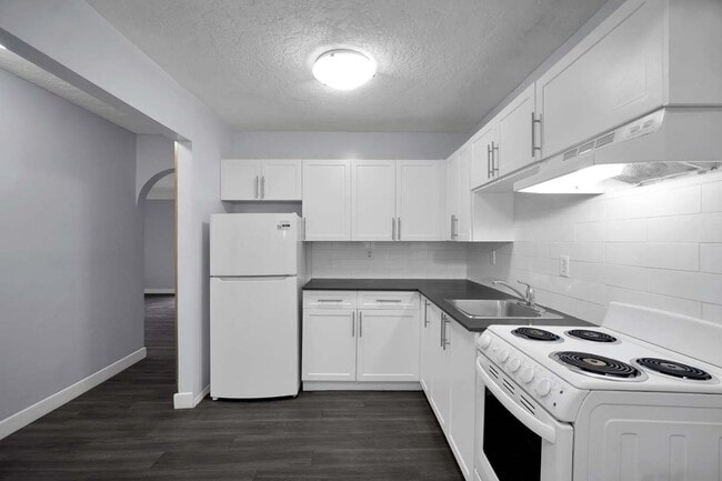 Building Photo - Villa Apartments
