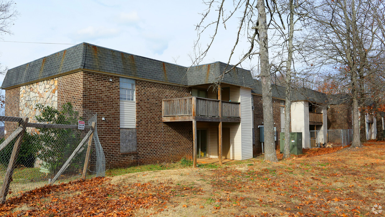 Primary Photo - Somerset Hills Apartments