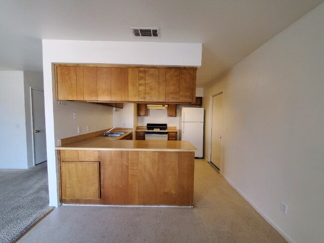 Building Photo - 824 S Norma St