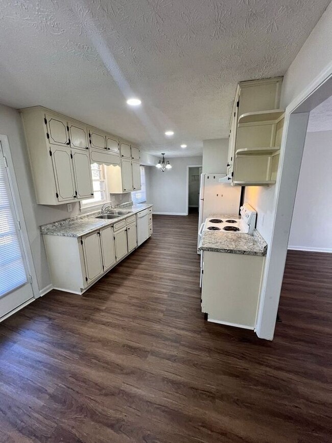 Foto del edificio - Available now!!! 3 bedroom 2 bath in Lilburn