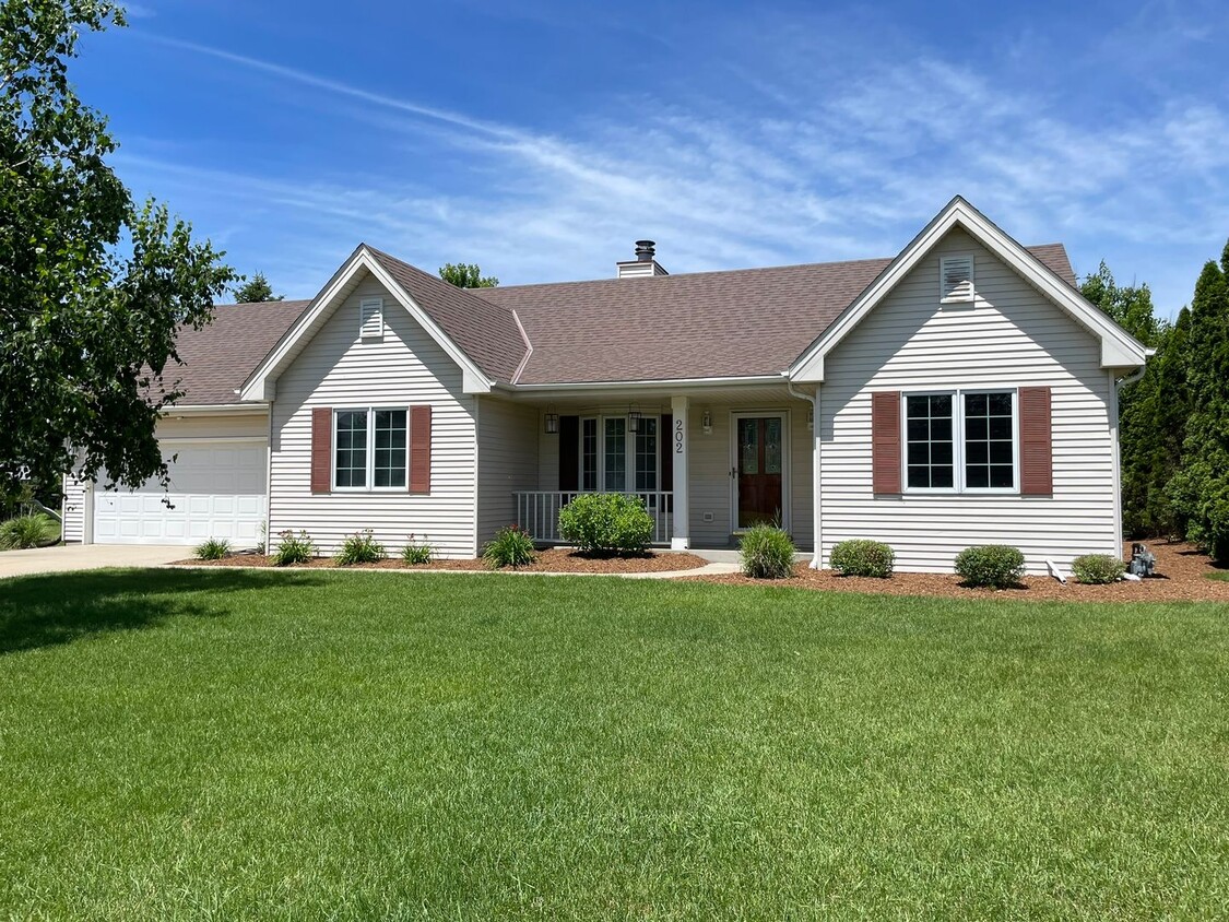 Primary Photo - 3 Bed, 2 Bath Home for Rent, Hartland, Arr...