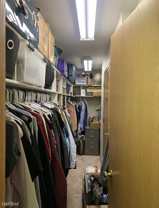 Foto del edificio - 1 br, 1 bath Duplex - 8628 Green Street