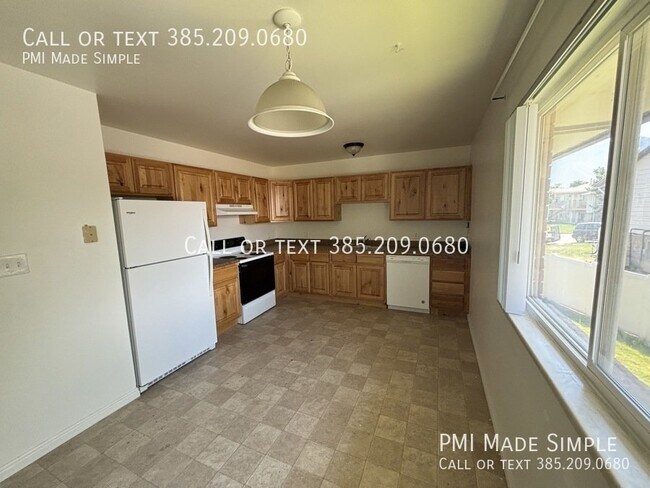 Building Photo - MOVE IN SPECIAL!  Nice 3 bedroom apartment...