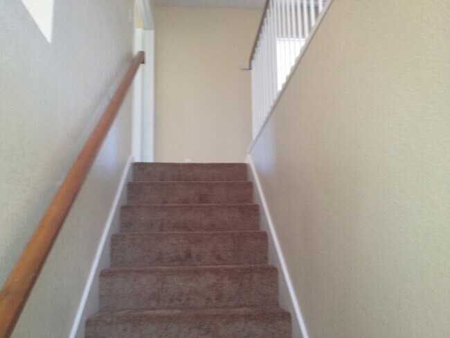 Foto del edificio - !! BIGGGG 3 BEDROOM + DEN!! HOME ON A BEAU...