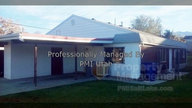 Foto del edificio - 320 N Main St