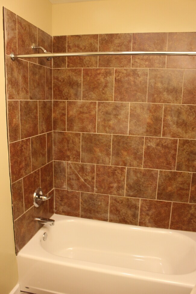 Foto del edificio - 107 Burley Ave