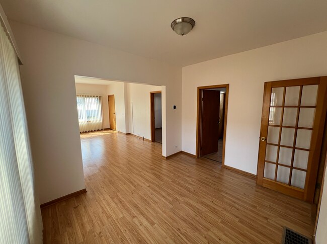 Foto del edificio - 4447 N Melvina Ave