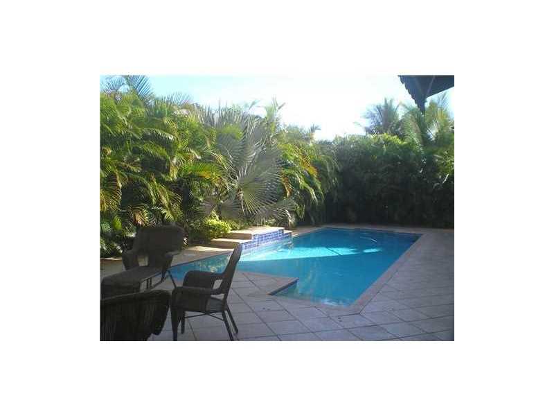 Foto del edificio - 11321 NW 64th Ter