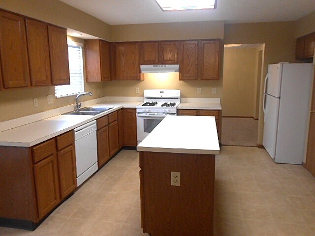 Foto del edificio - 5104 Blossom Ct