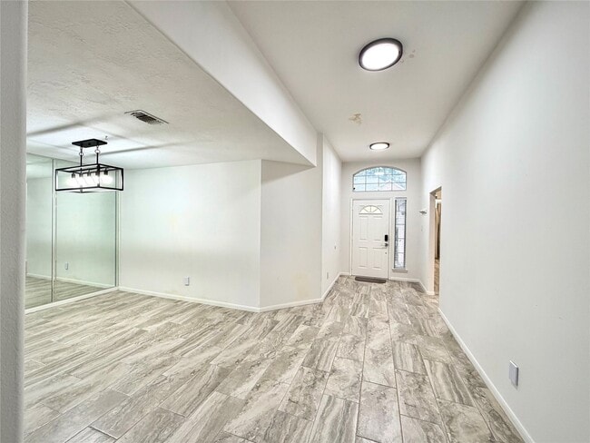Foto del edificio - 3226 Candlepine Dr
