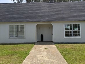 Building Photo - 214 Church Rd