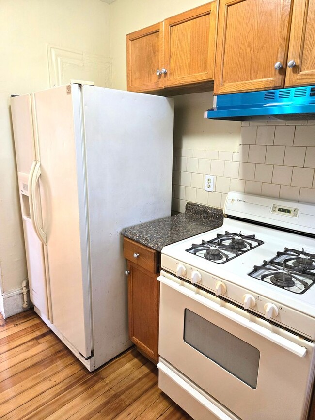 Foto del edificio - 118 Chad Brown St