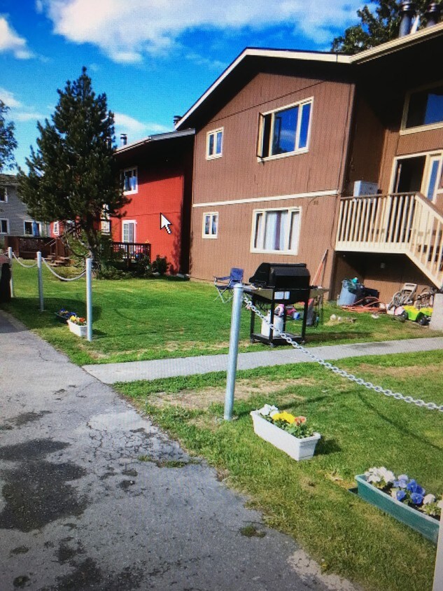 4 plex - 521 Pine St