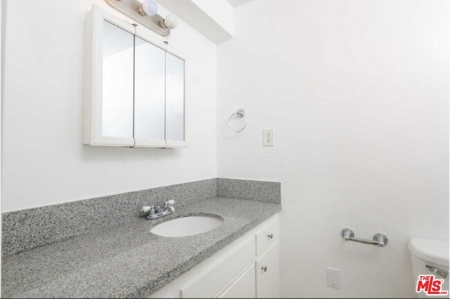 Foto del edificio - 1261 Laurel Ave