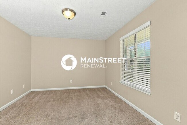 Building Photo - 3 Bedroom Pet-Friendly Home in Hampton, GA with Main Street Renewal