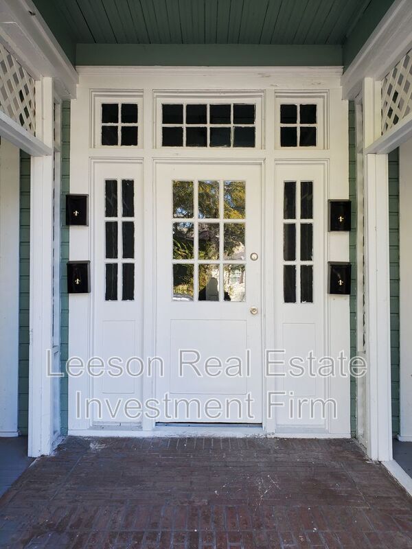 Building Photo - 521 Wichita St