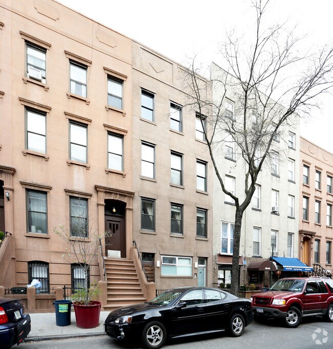 Building Photo - 512 Henry St