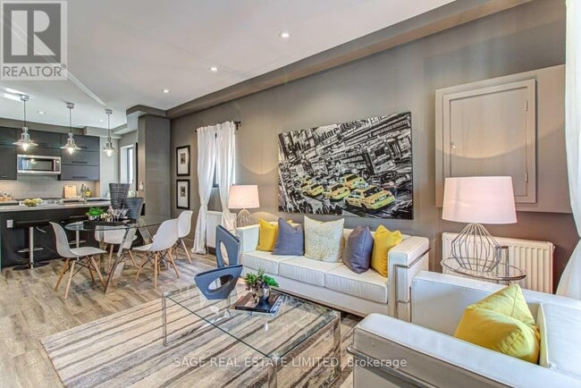 Building Photo - 671 Dufferin St