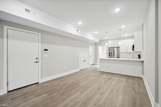 Building Photo - 2 br, 2 bath Triplex - 2225 N 8th ST Unit 2