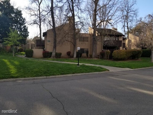Foto del edificio - 871 Woodside Ln E