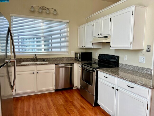 Building Photo - 229 Tangerine Ct