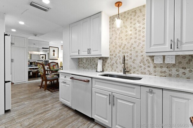 Foto del edificio - 2840 S Ocean Blvd