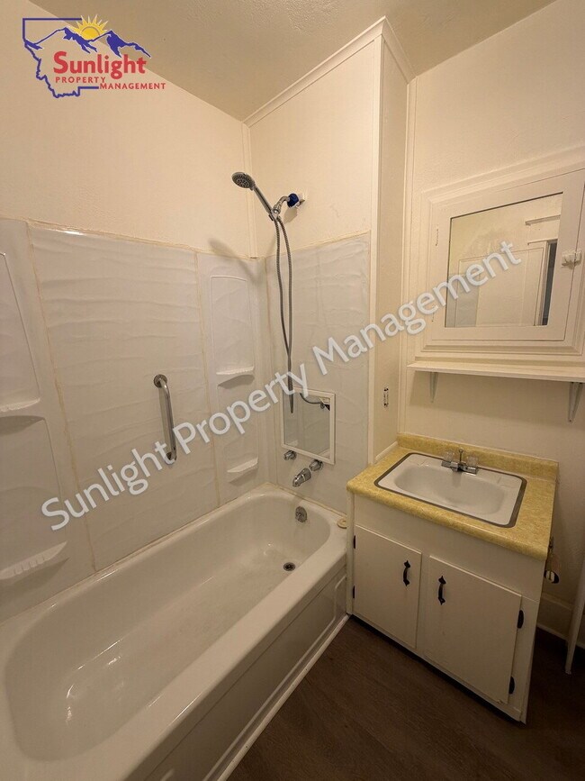 Foto del edificio - Cozy 1 Bed 1 Bath Apartment