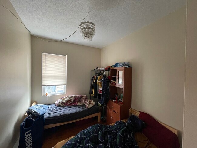 Foto del edificio - 8 Parker Hill Ave