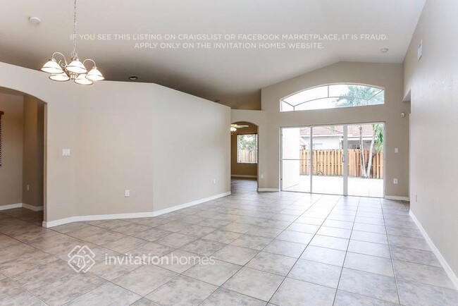 Foto del edificio - 5501 SW 163rd Ct