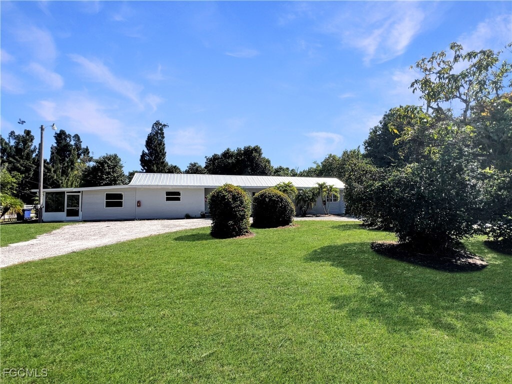 Foto principal - 15206 Stringfellow Rd