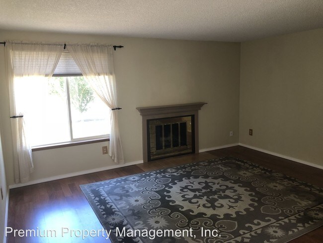 Building Photo - 2 br, 1 bath Apartment - 4796 Clarence Ct. SE