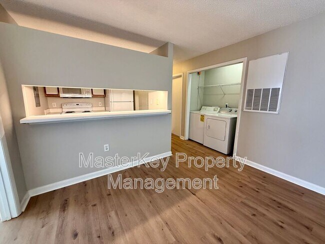 Foto del edificio - 1351 Crab Orchard Dr