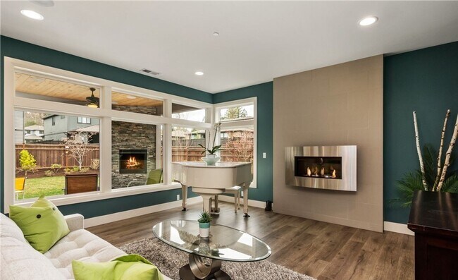 Building Photo - Elegant Bellasara Gig Harbor Property