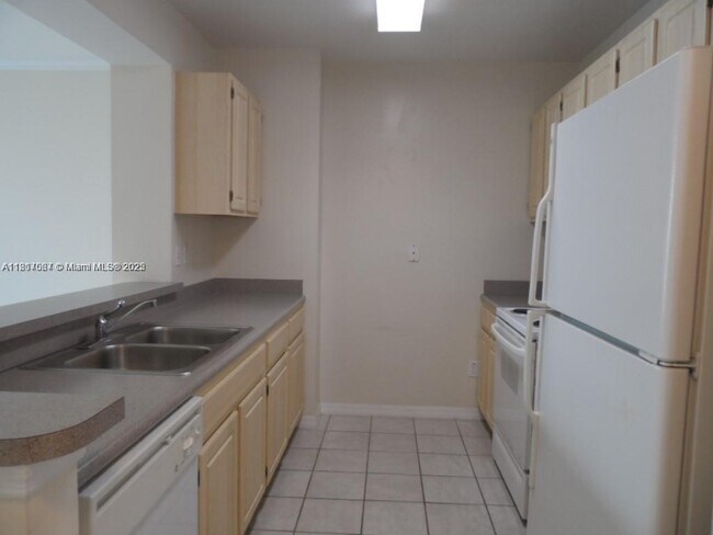 Foto del edificio - 2665 SW 37th Ave