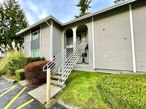 Building Photo - 17310 NE 45th St