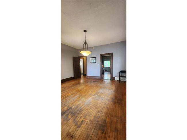 Building Photo - 108 2nd St S