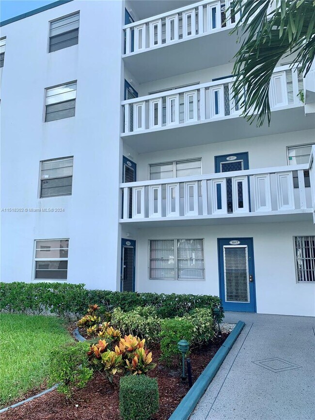 Building Photo - 2018 Exeter