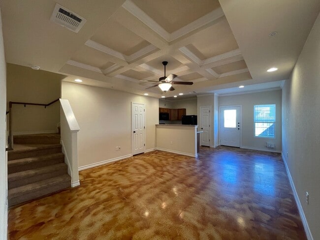 Building Photo - Town home for rent