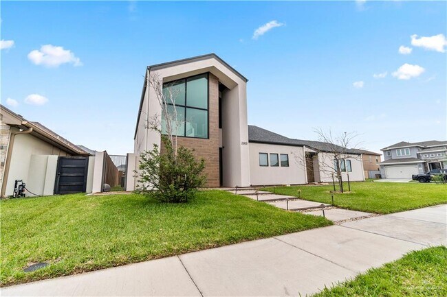 Building Photo - 2303 Penrose Ave