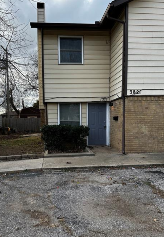 Foto principal - 3821 N Harvard Ave