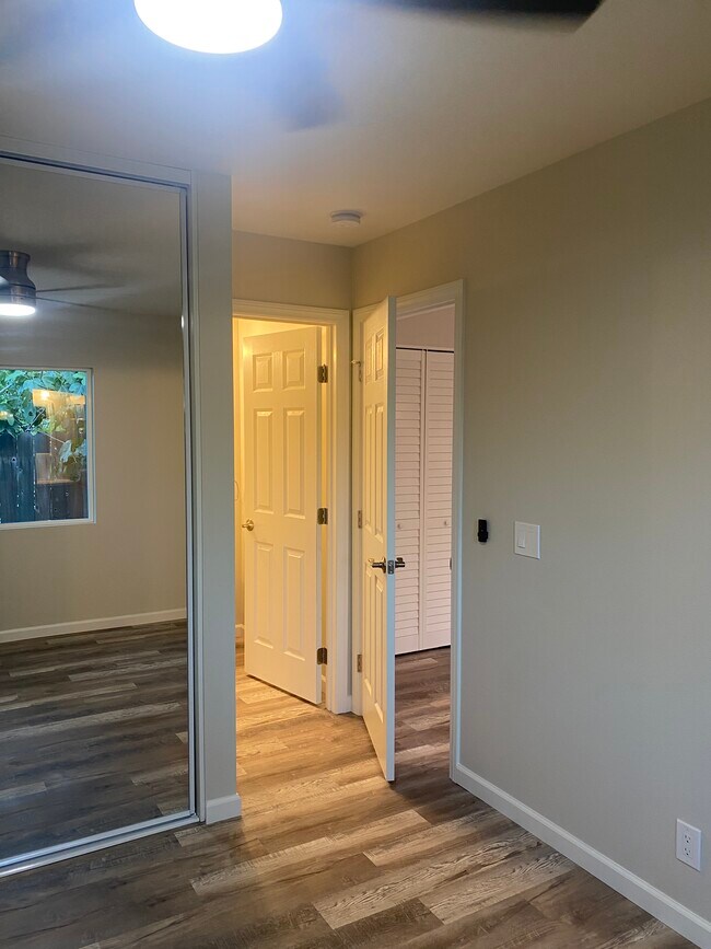 Building Photo - 20703 Walnut Valley Dr