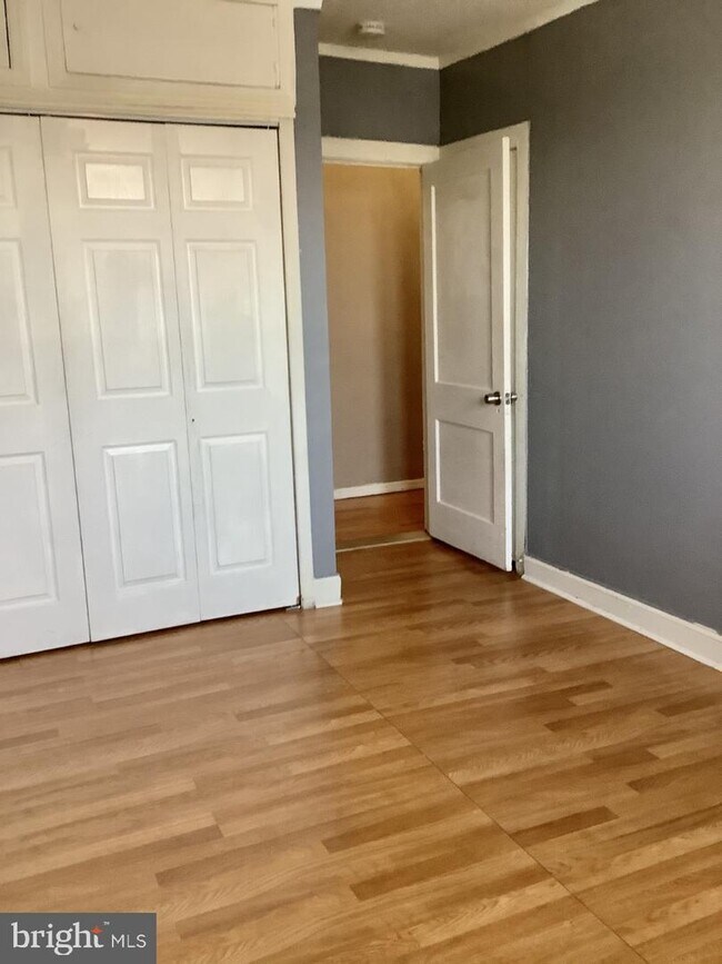 Foto del edificio - 622 W Maple Ave